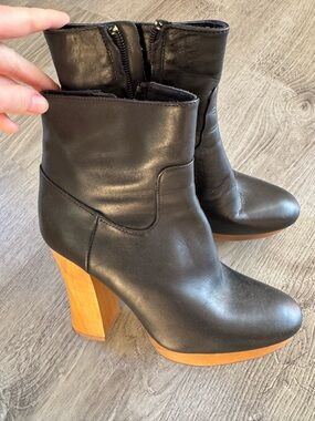 Uterque Women's Black Leather Ankle Boots with Wood Block Heel